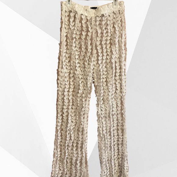 Mesh Bottom - Picture 3 of 3